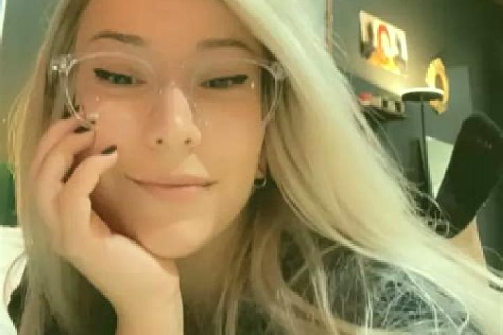 Naomi, 37, a blonde dark-eyed latina companion based in Viareggio. Offering Travel Companion, Duos, BDSM, Erotic Massage. Available for incall and outcall, d...