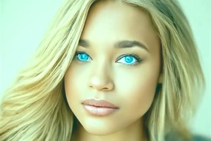 Naomi, 37, a dark blonde blue-eyed latina companion based in Santa Maria Ixtiyucan. Offering Deep French Kissing, Domination, Massage, Party Girl, Striptease...