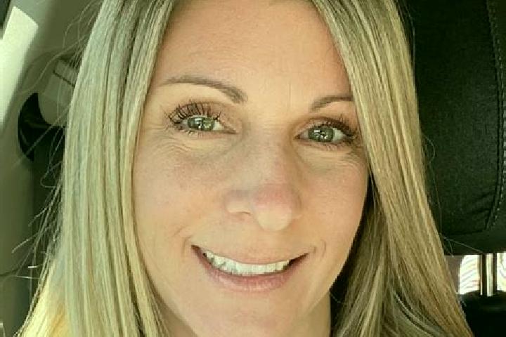 Naomi, 37 — Escort in Burnsville, United States