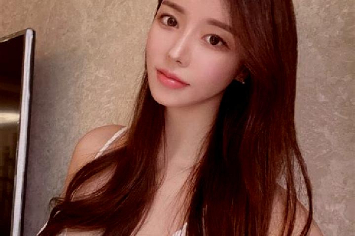 Naomi, 37 — Escort in Wanghailou, China