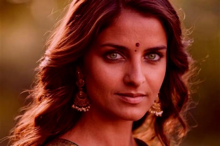 Naomi, 38, a brunette green-eyed indian companion based in Taoxin. Offering Fetish, Duos. Available for incall and outcall, day and evening dates.