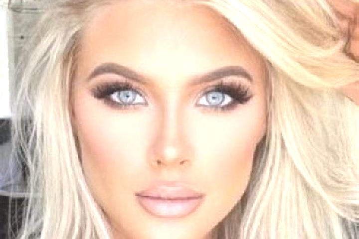 Naomi, 38, a platinum blonde hazel-eyed slavic companion based in Chanderi. Offering Couples, Erotic Massage, GFE, Fetish. Available for incall and outcall, ...