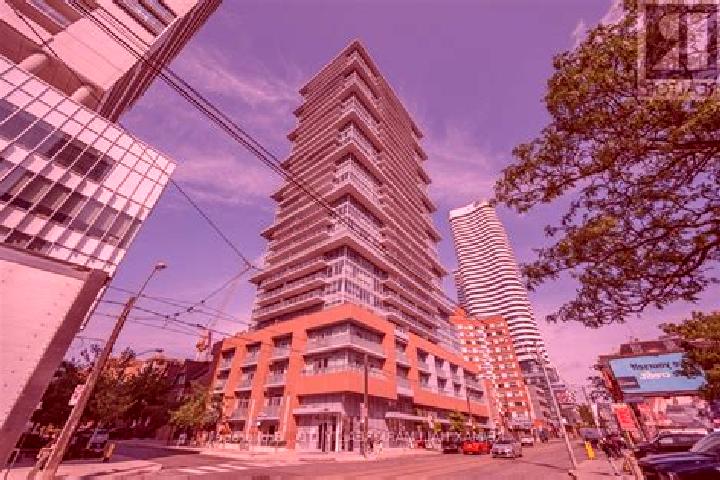 Naomi, 38 — Escort in Church-Yonge Corridor, Canada