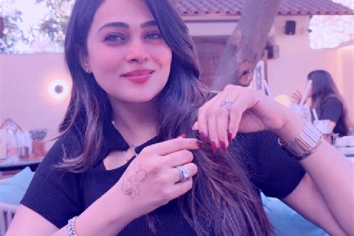 Naomi, 38 — Escort in Dhola, India