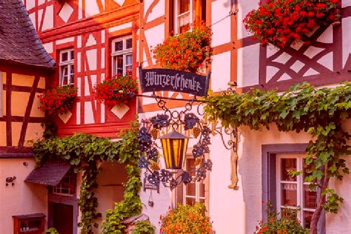 Naomi, 38 — Escort in Hogsdorf, Germany