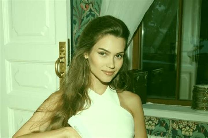 Naomi, 38 — Escort in Imeni Poliny Osipenko, Russia