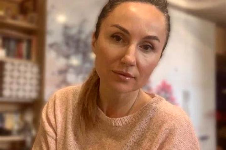 Naomi, 38 — Escort in Sokol, Russia