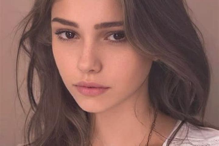 Naomi, 39, a chestnut hazel-eyed slavic companion based in Affoltern / Oberdorf. Offering OWO, CIM, Dinner Date. Available for incall and outcall, overnight ...