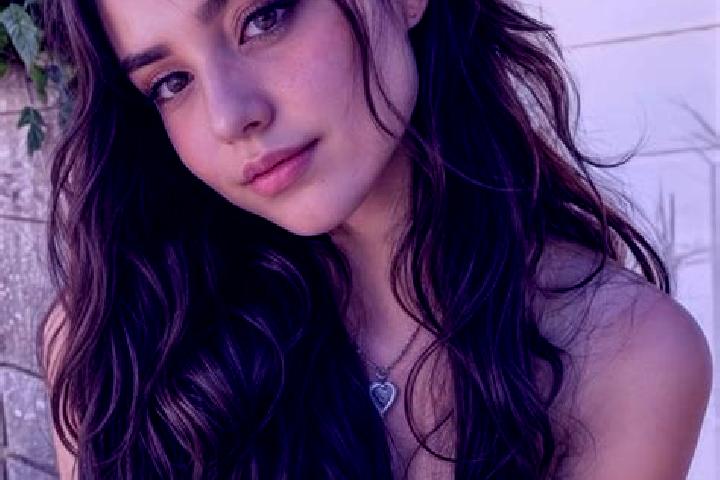 Natalie, 20, a brunette hazel-eyed asian companion based in Schulp bei Nortorf. Offering Domination, Duos, Erotic Massage, A-Level. Available for incall and ...