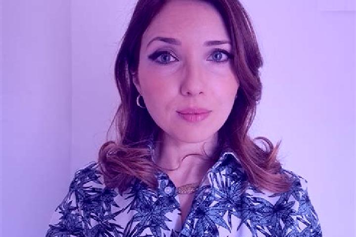 Natalie, 20 — Escort in La Vittoria, Italy