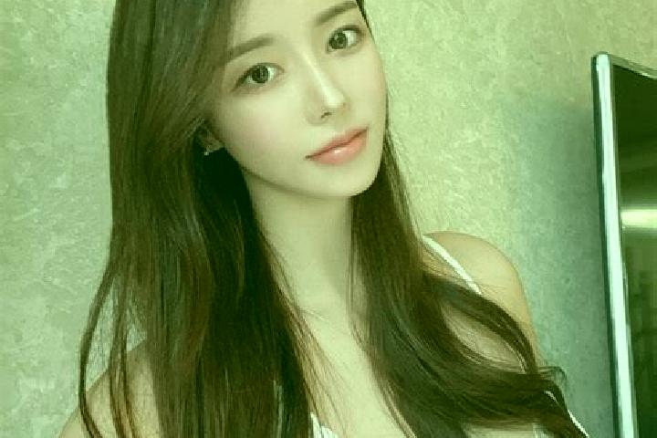 Natalie, 20 — Escort in Malu, China