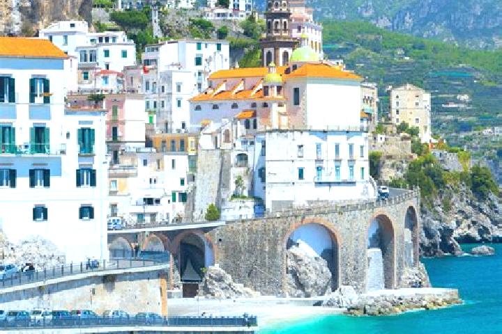Natalie, 20 — Escort in Paderno, Italy