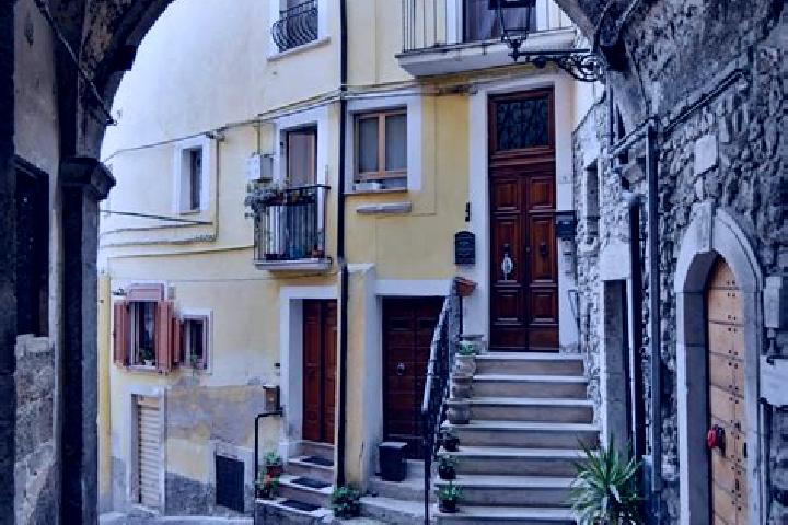 Natalie, 20 — Escort in Pratola Serra, Italy