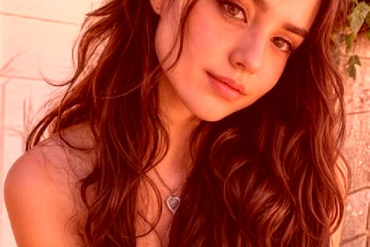 Natalie, 21, a auburn hazel-eyed latina companion based in Mangrul Pir. Offering Tantra, OWO, Domination. Available for incall and outcall, overnight booking...