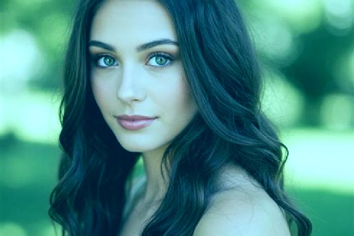 Natalie, 21, a auburn hazel-eyed mixed companion based in South Vinemont. Offering CIM, BDSM, Massage. Available for incall and outcall, overnight bookings a...