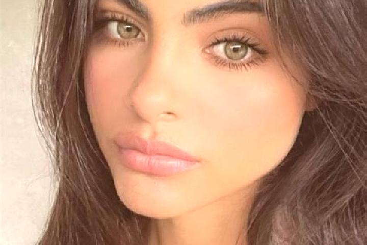 Natalie, 21, a black hazel-eyed indian companion based in Vozdovac. Offering Dinner Date, Duos. Available for incall and outcall, day and evening dates.