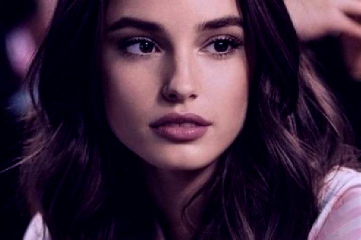Natalie, 21, a brunette brown-eyed indian companion based in Zoloti Prudy. Offering Prostate Massage, Girlfriend Experience, BDSM. Available for incall and o...