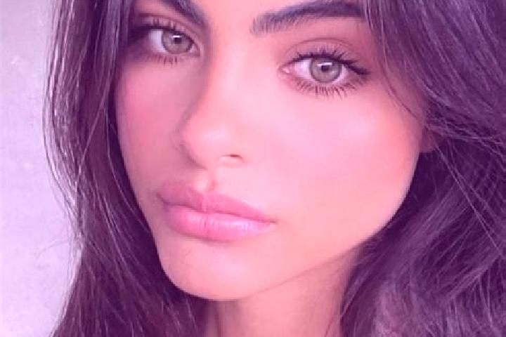 Natalie, 21, a brunette green-eyed caucasian companion based in Medianeira. Offering OWO, Domination, Dinner Date, Couples. Available for incall and outcall,...
