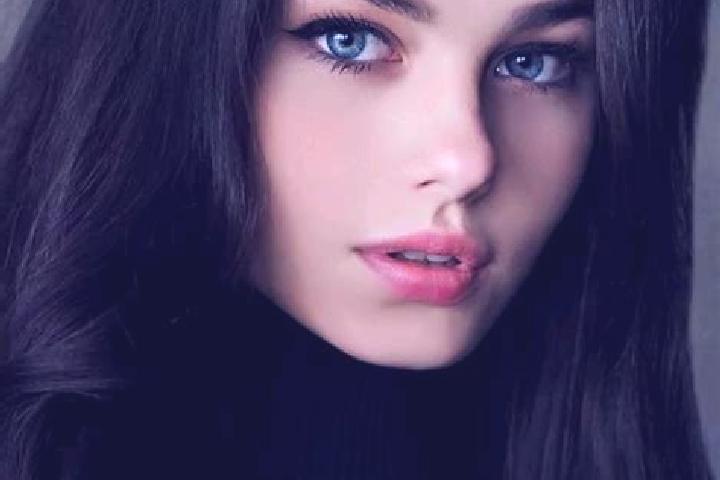 Natalie, 21, a red grey-eyed slavic companion based in Hoertendorf. Offering Overnight, Travel Companion, Fetish, Erotic Massage, BDSM. Available for incall ...