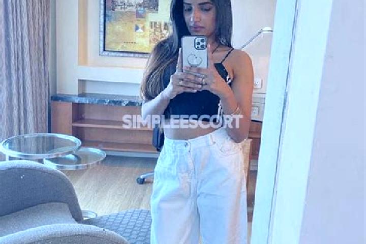 Natalie, 21 — Escort in Green Model Town, Bangladesh