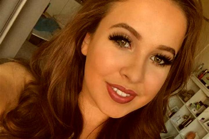 Natalie, 22, a chestnut blue-eyed latina companion based in Dar es Salaam. Offering Roleplay, Tantra, Duos, Massage, CIM. Available for incall and outcall, o...
