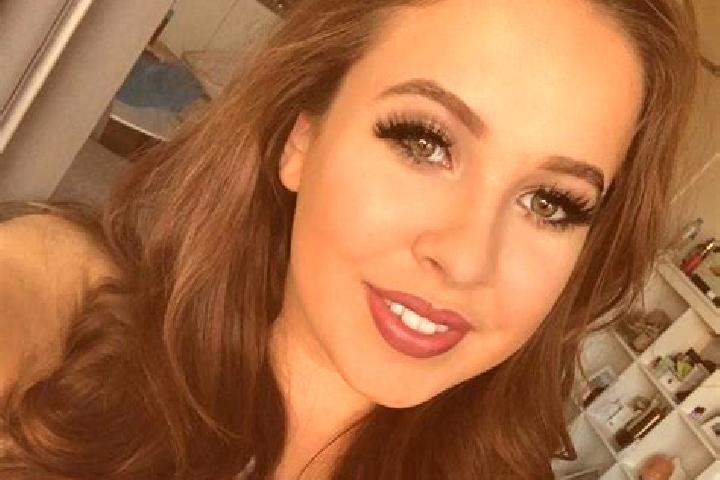 Natalie, 22, a red brown-eyed middle eastern companion based in Viengxay. Offering Massage, Couples, Girlfriend Experience, Roleplay, Deep French Kissing. Av...