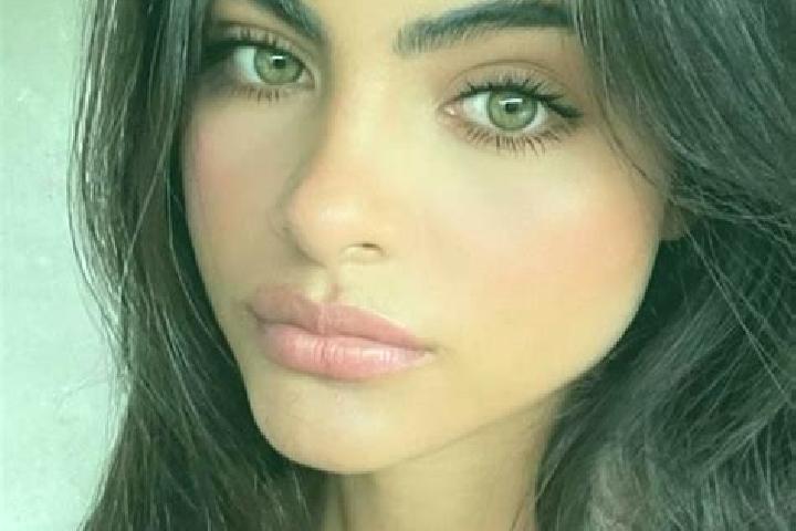 Natalie, 23, a red green-eyed caucasian companion based in Loum. Offering Striptease, A-Level, Party Girl. Available for incall and outcall, day and evening ...