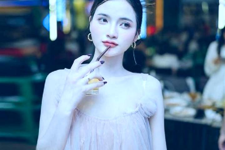 Natalie, 23 — Escort in Muang Xon, Laos