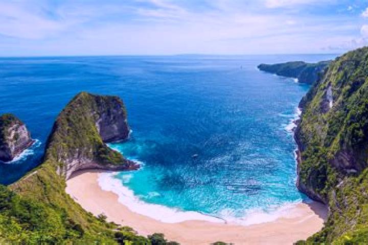 Natalie, 23 — Escort in Najeng, Indonesia