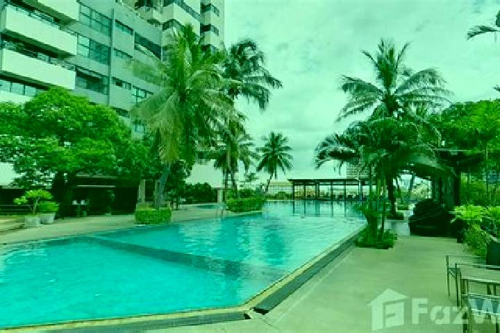 Natalie, 23 — Escort in Sathorn, Thailand