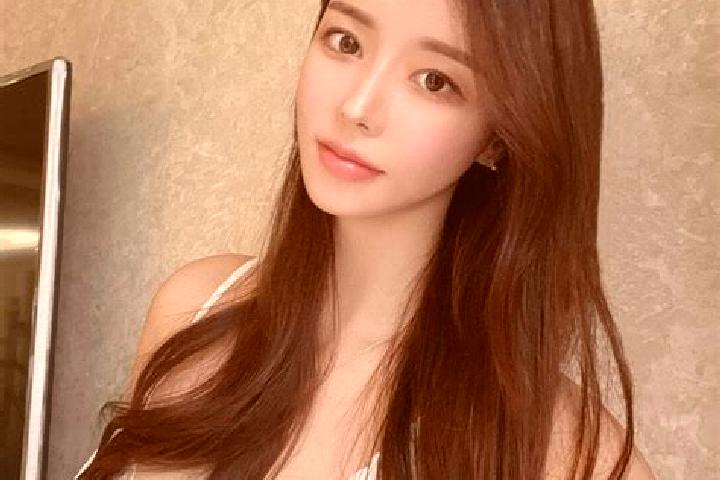 Natalie, 23 — Escort in Zhenzhushan, China