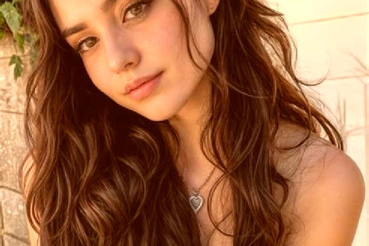 Natalie, 24, a auburn hazel-eyed middle eastern companion based in Acuayucan. Offering Massage, Girlfriend Experience, Domination, Overnight. Available for i...