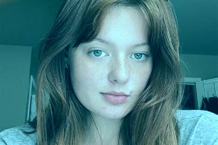 Natalie, 24, a red grey-eyed mixed companion based in Bolvir. Offering Deep French Kissing, Roleplay, Prostate Massage, Striptease, Tantra. Available for inc...