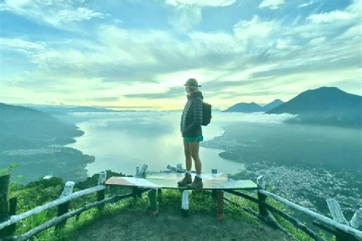 Natalie, 24 — Escort in Santa Clara La Laguna, Guatemala