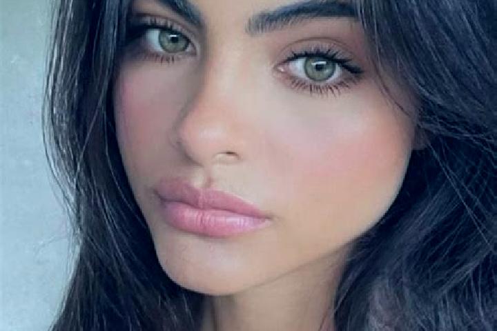 Natalie, 25, a black hazel-eyed latina companion based in Beaconsfield. Offering Roleplay, Massage, 69, Travel Companion. Available for incall and outcall, o...