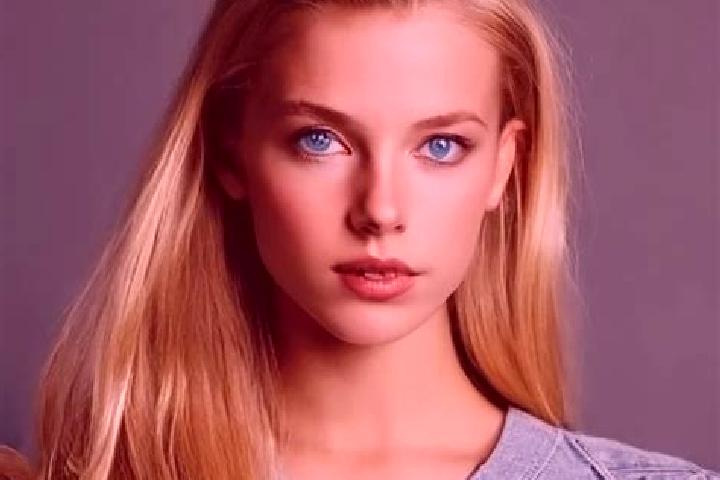 Natalie, 25, a blonde grey-eyed mixed companion based in Nanqiao. Offering Couples, 69. Available for incall and outcall, day and evening dates.
