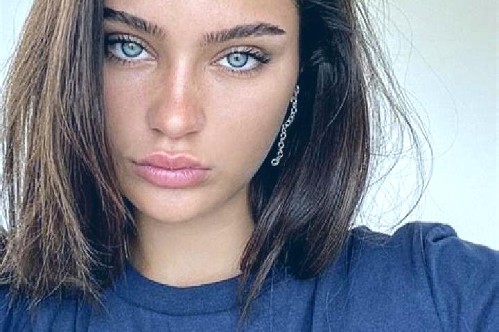 Natalie, 25, a brunette brown-eyed mixed companion based in Monchiero Borgonuovo. Offering Duos, Fetish, Erotic Massage. Available for incall and outcall, da...