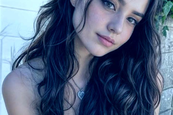 Natalie, 25, a brunette hazel-eyed middle eastern companion based in Sobotka. Offering OWO, Domination, BDSM. Available for incall and outcall, day and eveni...