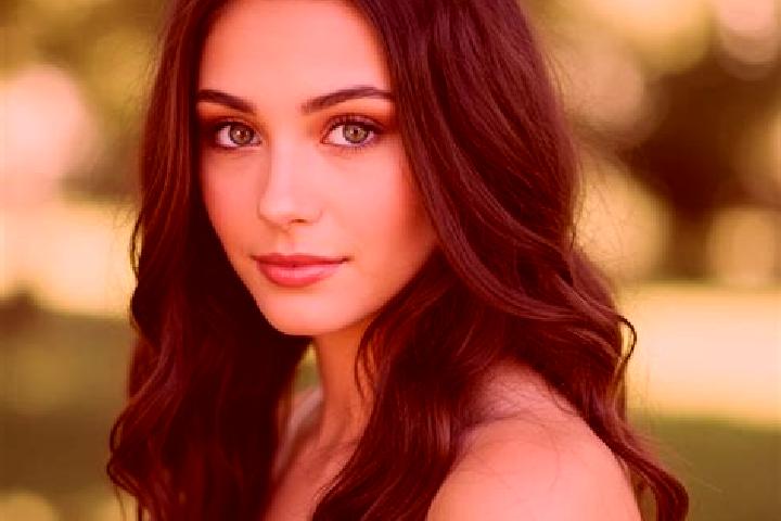 Natalie, 25, a brunette hazel-eyed mixed companion based in Oriente 2da. Seccion (San Cayetano). Offering Deep French Kissing, Prostate Massage, Couples, GFE...
