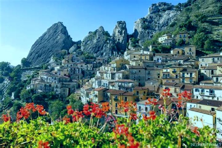 Natalie, 25 — Escort in Castelmezzano, Italy
