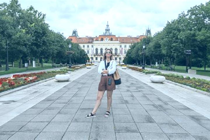 Natalie, 25 — Escort in Vrbica, Serbia