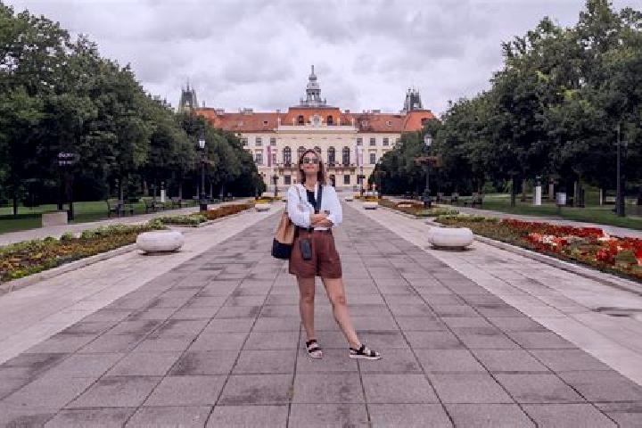 Natalie, 25 — Escort in Zvecka, Serbia