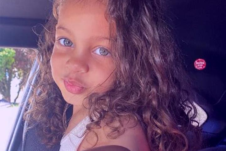 Natalie, 26, a auburn blue-eyed mixed companion based in Koria. Offering A-Level, Overnight, Party Girl. Available for incall and outcall, overnight bookings...