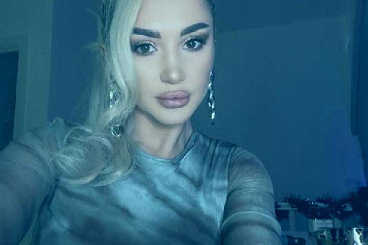 Natalie, 26, a blonde dark-eyed latina companion based in Orisje. Offering Couples, Travel Companion, GFE, Striptease, Erotic Massage. Available for incall a...