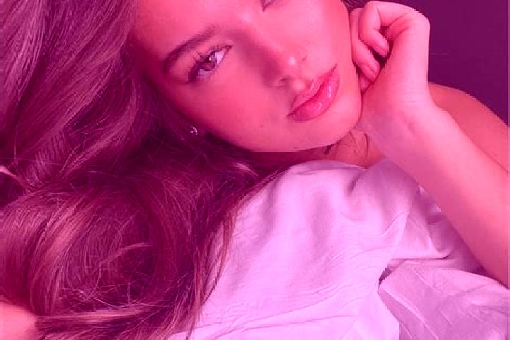 Natalie, 26, a chestnut hazel-eyed latina companion based in Banjar Pekenjelodan. Offering Prostate Massage, Tantra, GFE, A-Level, Deep French Kissing. Avail...