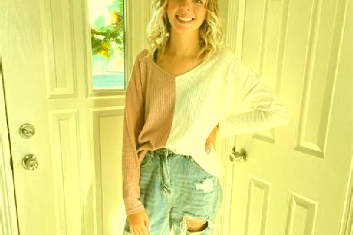 Natalie, 26 — Escort in Altamont, United States