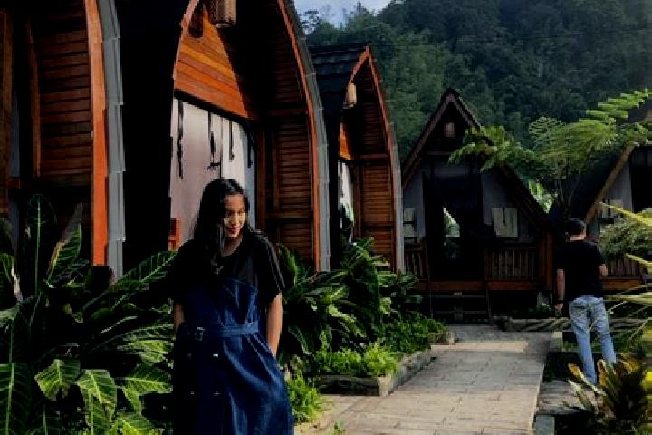 Natalie, 26 — Escort in Kabanjahe, Indonesia