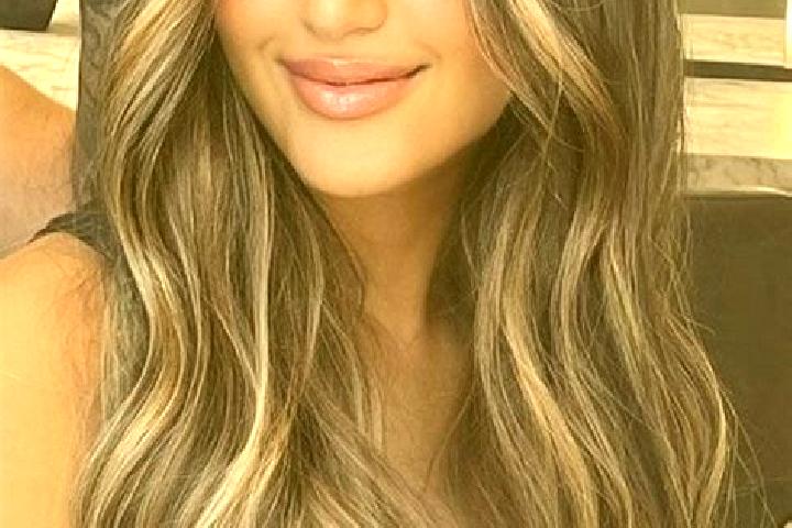 Natalie, 27, a dark blonde grey-eyed mixed companion based in Dadoupu. Offering Dinner Date, OWO, Domination, 69. Available for incall and outcall, overnight...