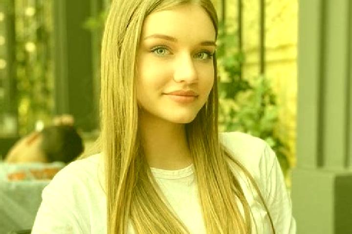 Natalie, 27 — Escort in Cosmina de Jos, Romania
