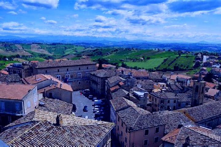 Natalie, 27 — Escort in Monte San Giusto, Italy